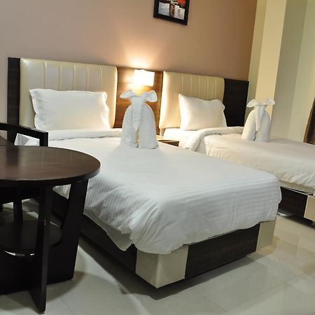 Royal Inn Khandwa Buitenkant foto
