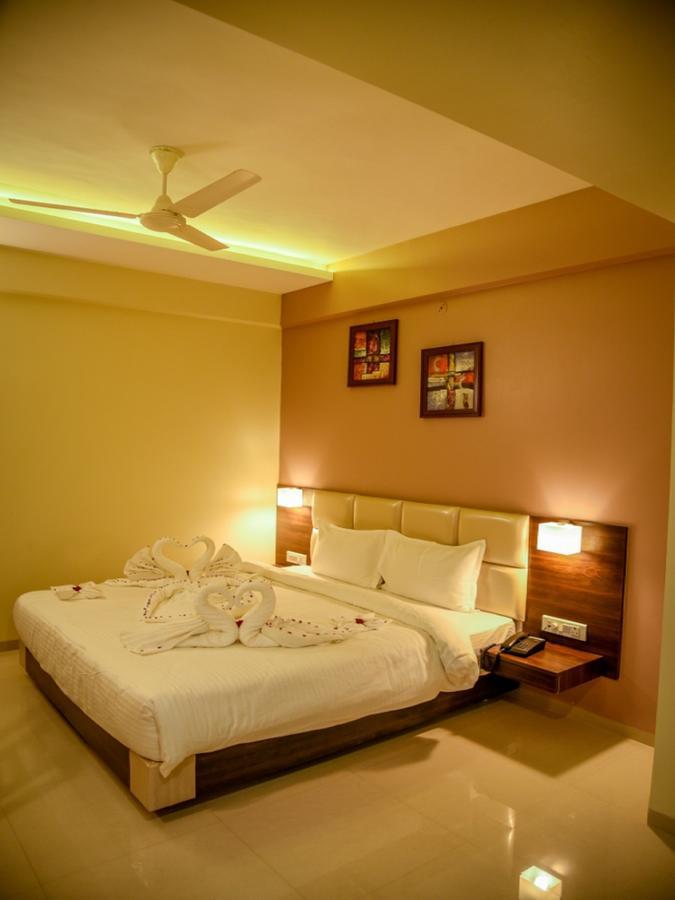Royal Inn Khandwa Buitenkant foto