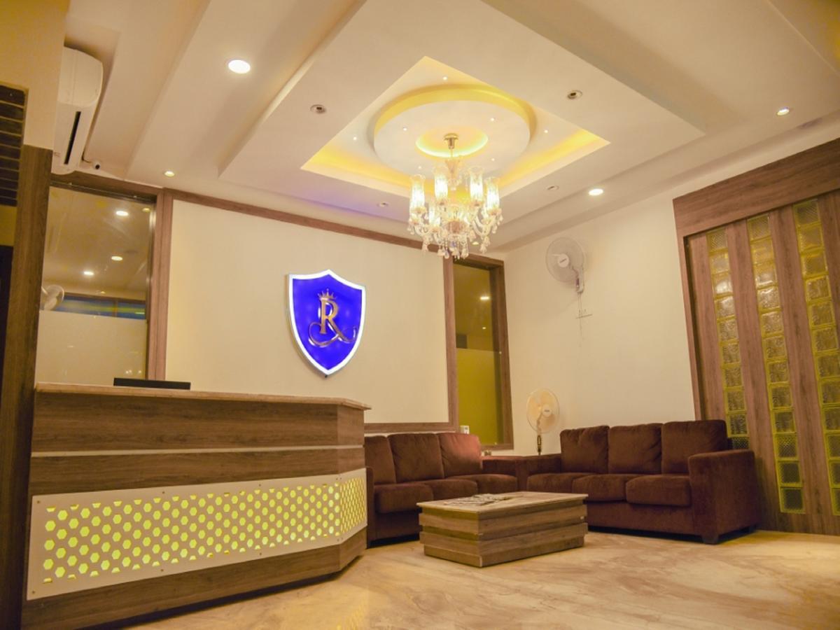 Royal Inn Khandwa Buitenkant foto