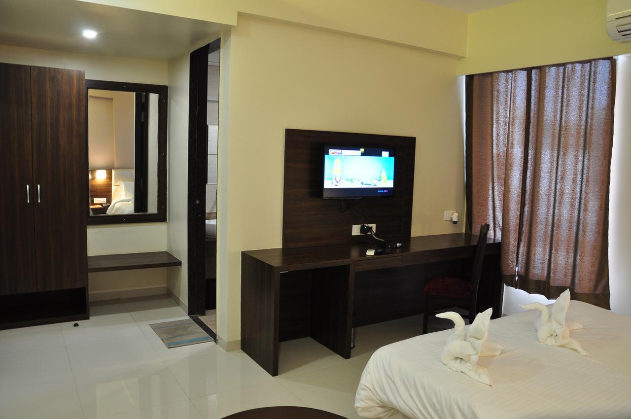 Royal Inn Khandwa Buitenkant foto